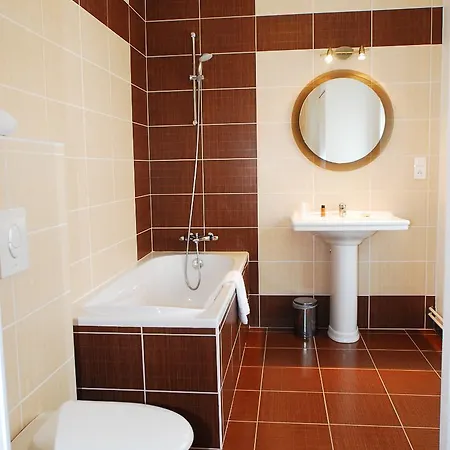 Hotel The Originals Boutique, Terminus, Gare Bourg-en-Bresse